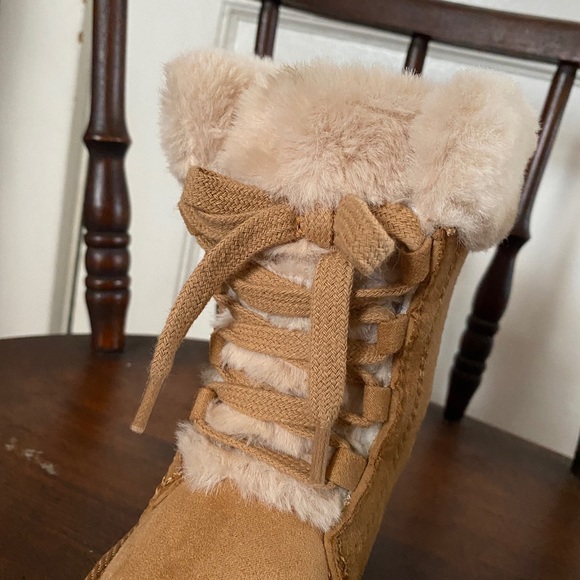 Old Navy boots and Cat & Jack zip sneakers with the (faux) FUR!! Toddler Sz5 - Picture 9 of 14